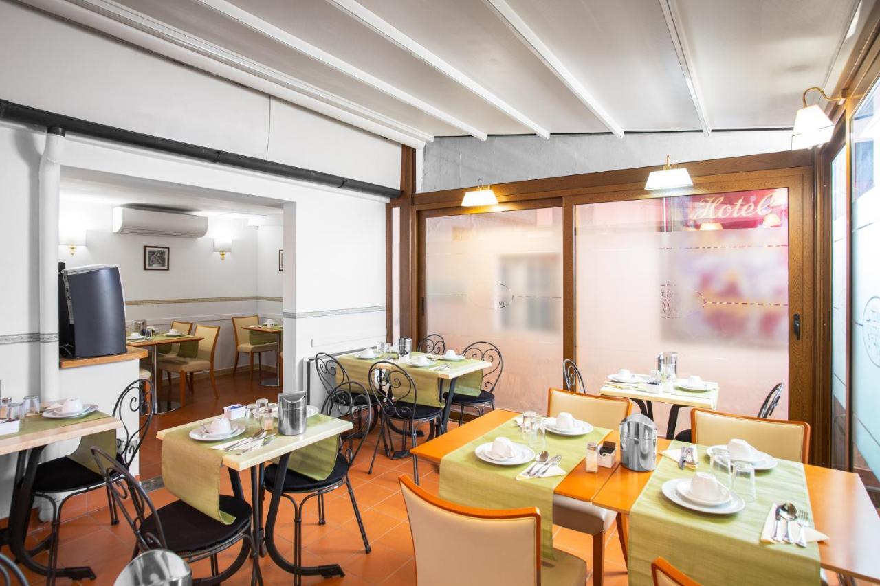 Hotel Piazza Di Spagna Roma Esterno foto