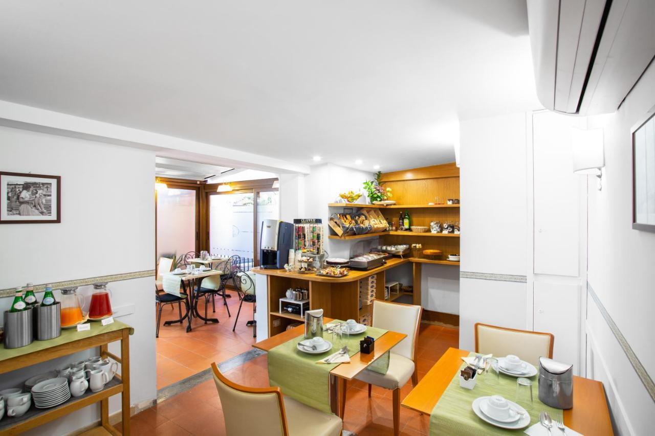 Hotel Piazza Di Spagna Roma Esterno foto